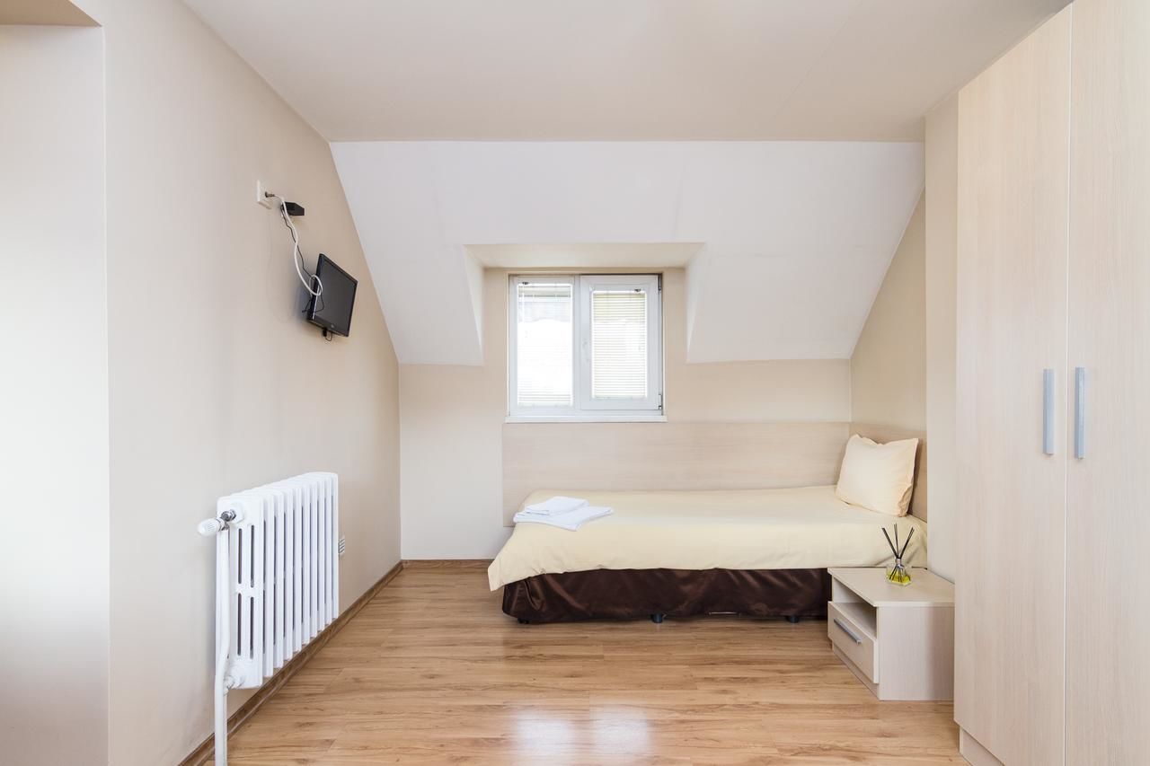 Отель Family Hotel Madrid София