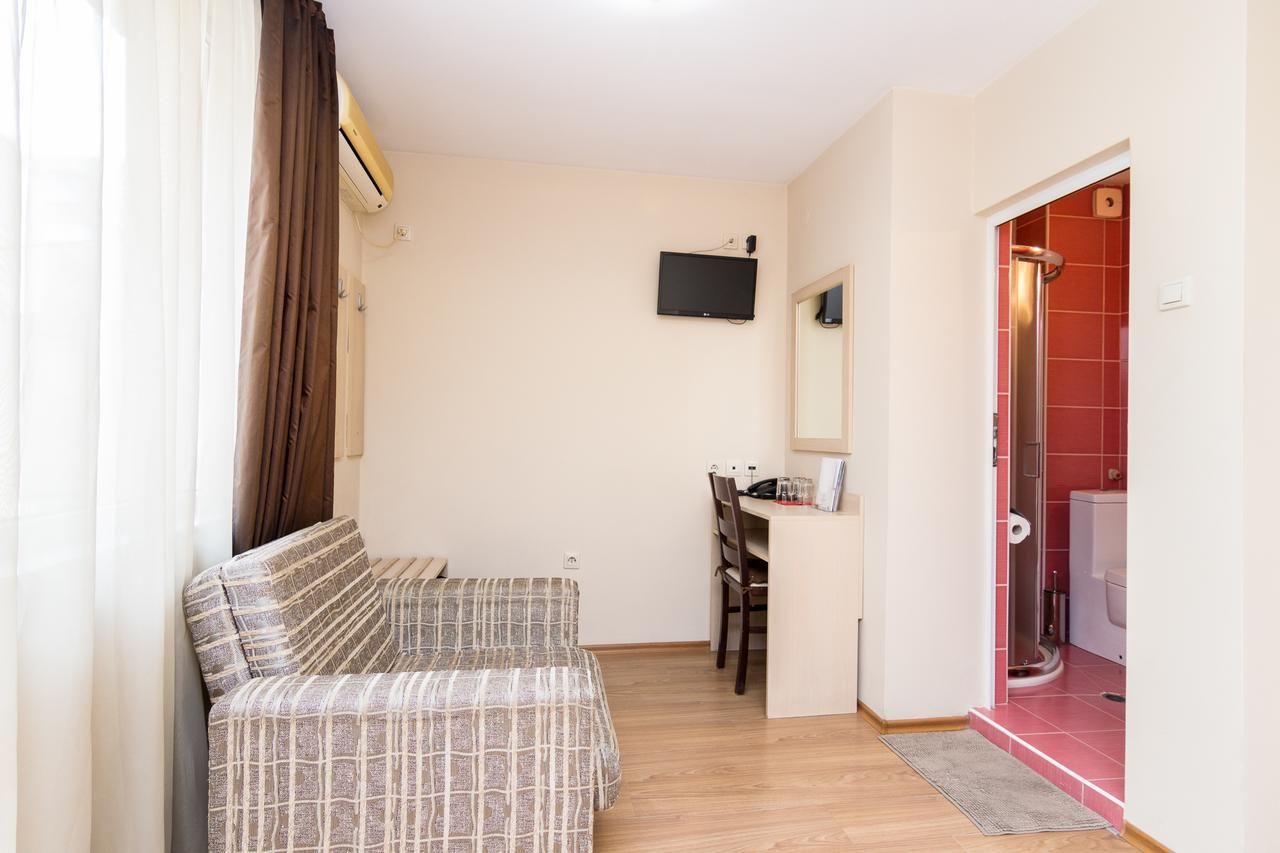 Отель Family Hotel Madrid София