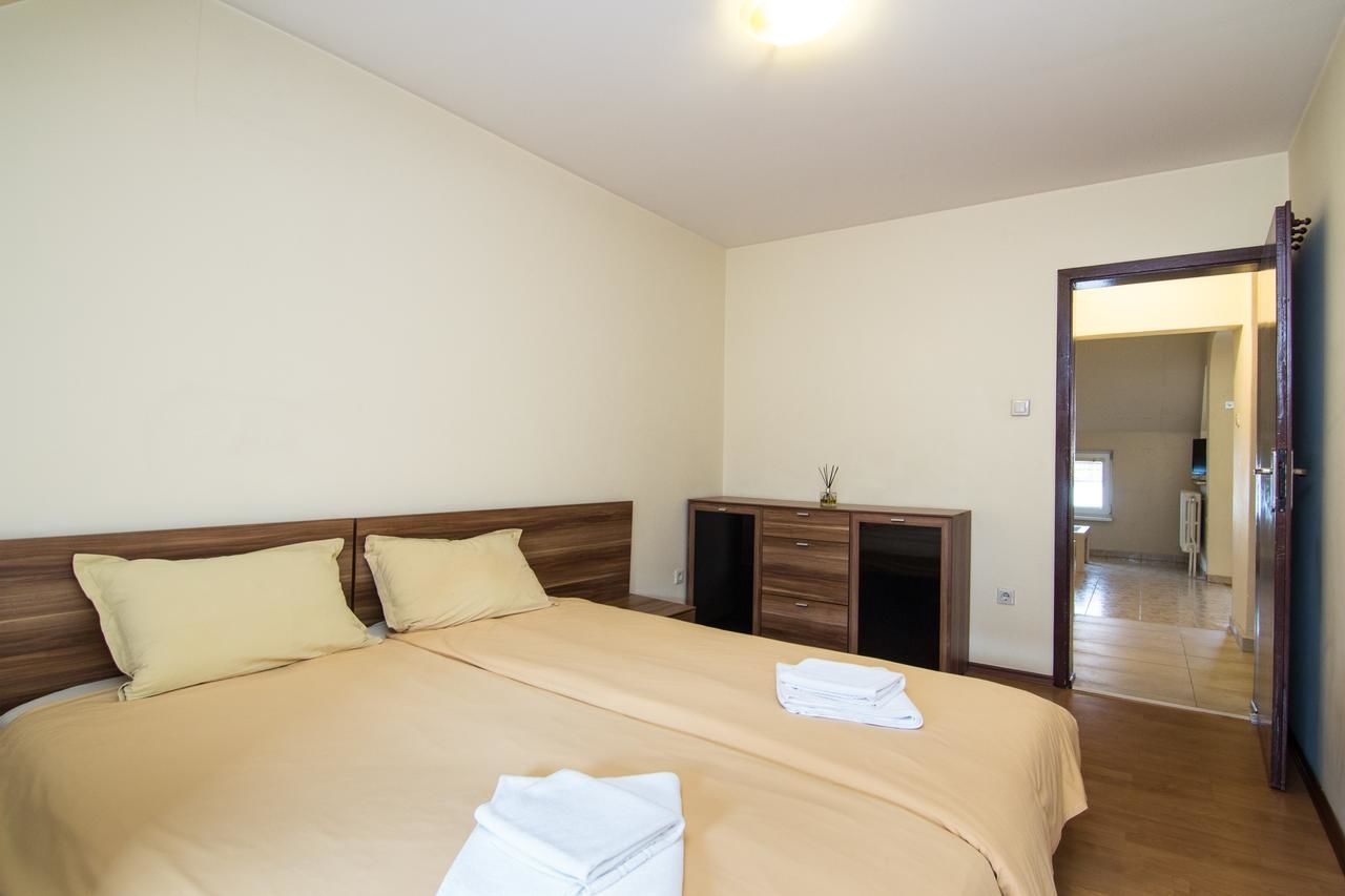 Отель Family Hotel Madrid София-45