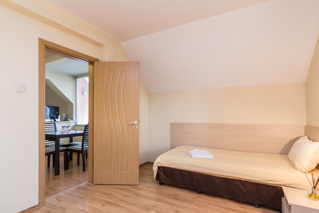 Отель Family Hotel Madrid София-48