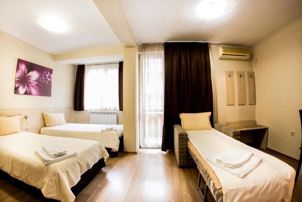 Отель Family Hotel Madrid София